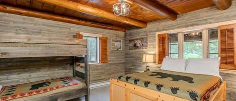 House | Iron/ironing board, free WiFi