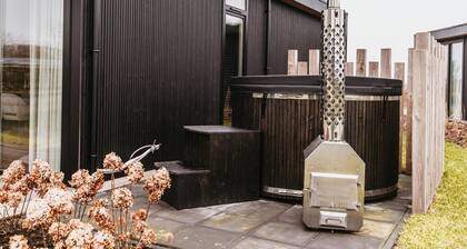 Stylish Holiday Home With Garden Space