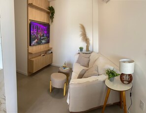 Smart TV - Lindo apt Itapema com vista do oceano.  Três quartos, churrasqueira e piscina (Itapema)
