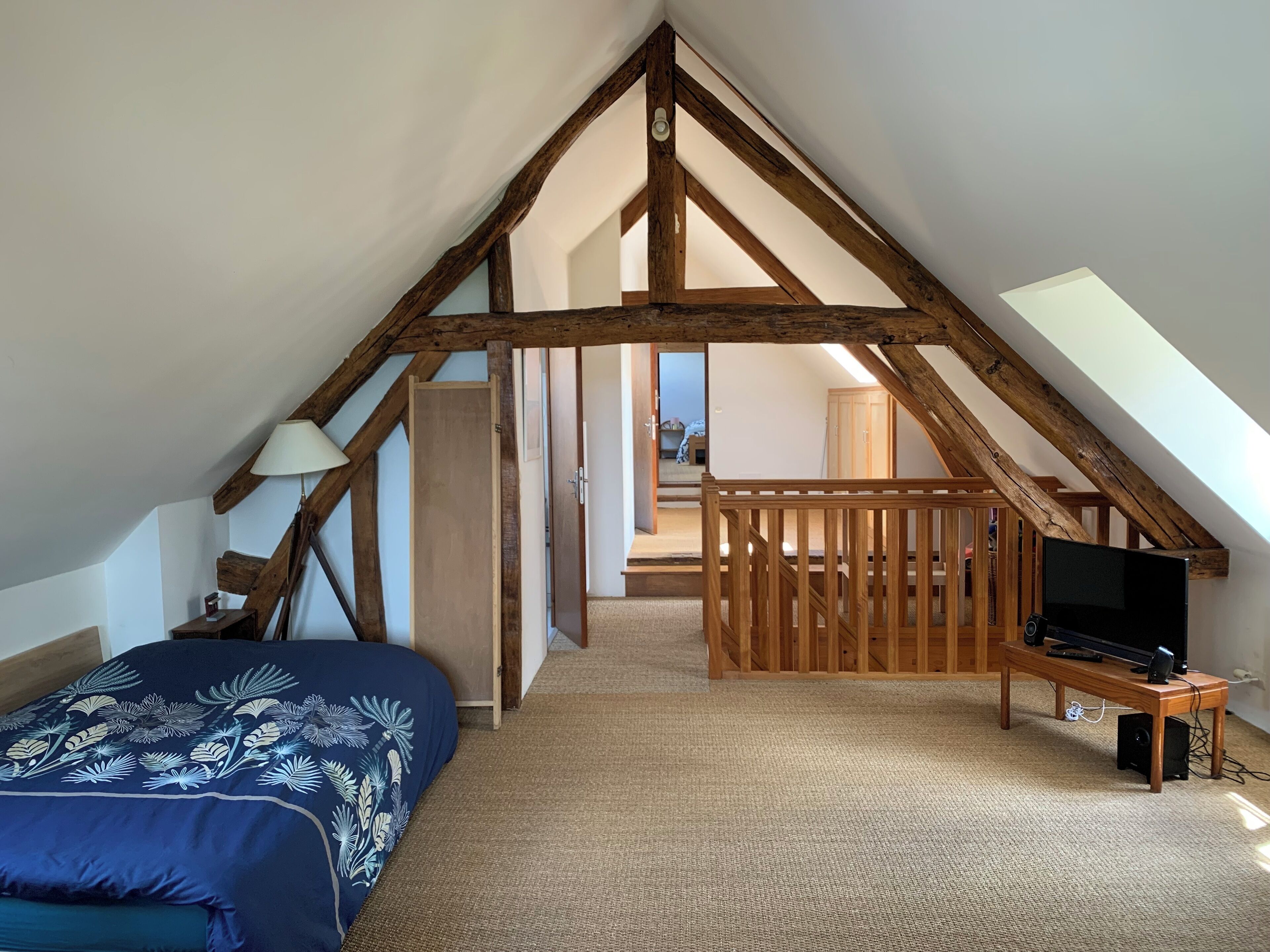 5 slaapkamers, een strijkplank/strijkijzer, wifi, beddengoed