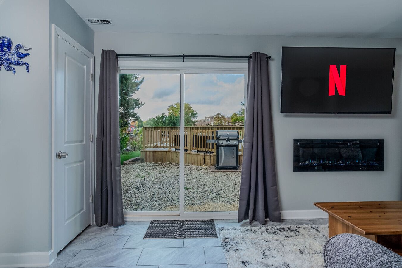 电视、壁炉、办公室