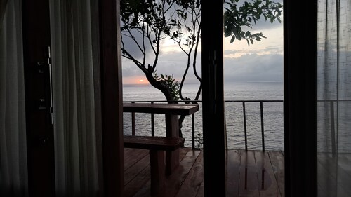 Eco-tourist Dreamstay Cliff Tree House