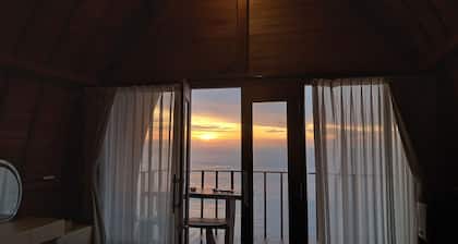 Eco-Tourist Dreamstay Cliff House