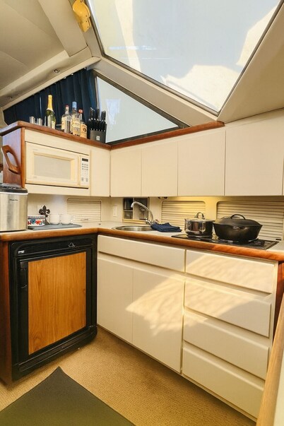 Water Cowboy - Cozy Yacht Stay in Kemah