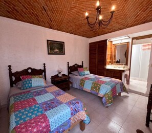 Bügeleisen/Bügelbrett, WLAN, Bettwäsche