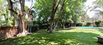 Spacious and cozy Spanish-style house, near to vineyards, and colonial downtown