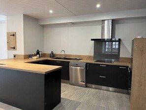Fridge, microwave, oven, dishwasher - La tannerie de L'alzou, entièrement rénovée, calme (Gramat)