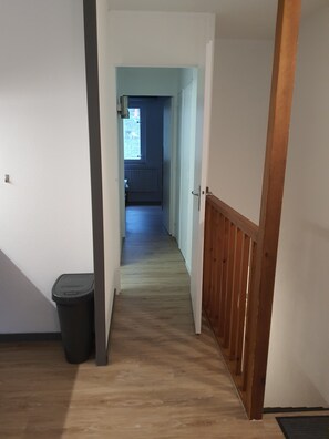 Interior - Nice T2 at the foot of the slopes, covered parking, wifi (Bagnères-de-Bigorre)