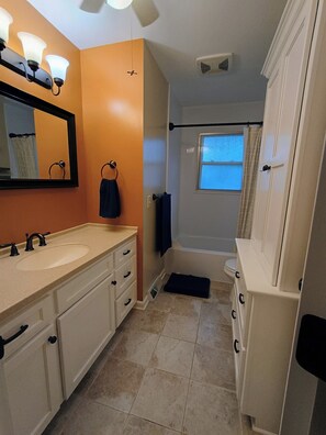 Handtücher, Seife, Toilettenpapier