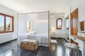 5 Schlafzimmer, Bügeleisen/Bügelbrett, kostenloses WLAN, Bettwäsche