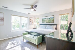 Silitysrauta/-lauta, Wi-Fi, vuodevaatteet