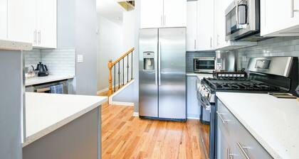 Bright family home near I-90 with office, bar, EV charger, sleeps 6, no pets