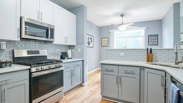 微波炉、烤箱、炉灶、洗碗机