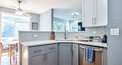 Bright family home near I-90 with office, bar, EV charger, sleeps 6, no pets