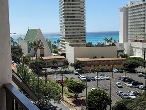 Property grounds - Ocean View Retreat•4 Mn Walk 2 Beach•Lanai•Sleep 6 @ Waikiki Banyan #908 Tower 1 (Honolulu)