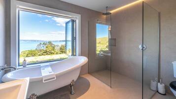 Deluxe Apartment, Ocean View | Bathroom