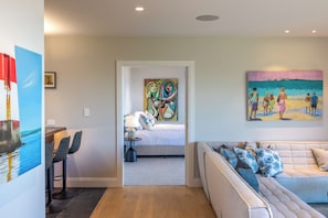 Deluxe Apartment, Ocean View | Free WiFi