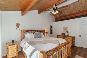 3 多间卧室、办公桌、熨斗/熨衣板、旅行婴儿床