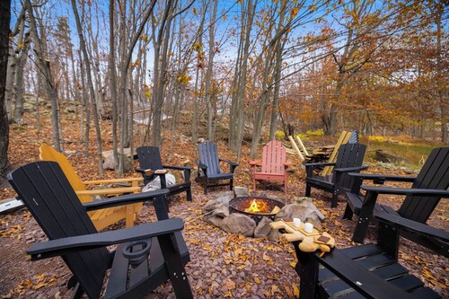 NEW Lodge•HotTub.Game Room.Firepit.Theater.Hammocks