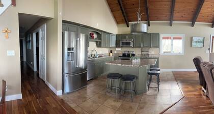Family Friendly Lakehouse with great views!