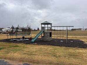 Children's area - Family Friendly Lakehouse with great views! (Jasper)
