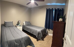 4 bedrooms, desk, iron/ironing board, travel crib - Family Friendly Lakehouse with great views! (Jasper)