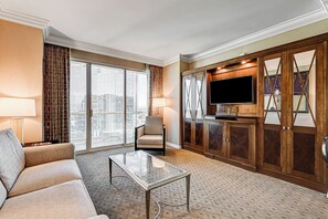 TV - Luxury Corner 1BR Suite at MGM Signature w/ Balcony • Pool Access • Kitchen (Las Vegas)