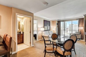 TV - Luxury Corner 1BR Suite at MGM Signature w/ Balcony • Pool Access • Kitchen (Las Vegas)