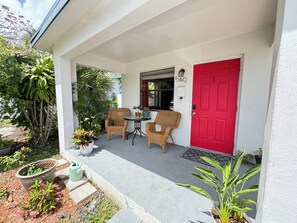 Terrace/patio - Riviera Relaxing 2-bedroom house w private terrace + AC • Near Island & beach (Riviera Beach)