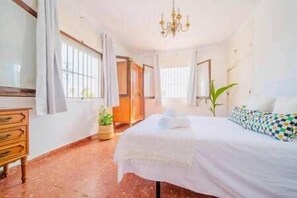 WiFi, bed sheets - Villa Torrecilla - Southcosta (Nerja)