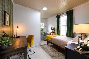 4 عدّة غرف نوم ومكواة/لوح كي وواي فاي وملاءات أسرّة