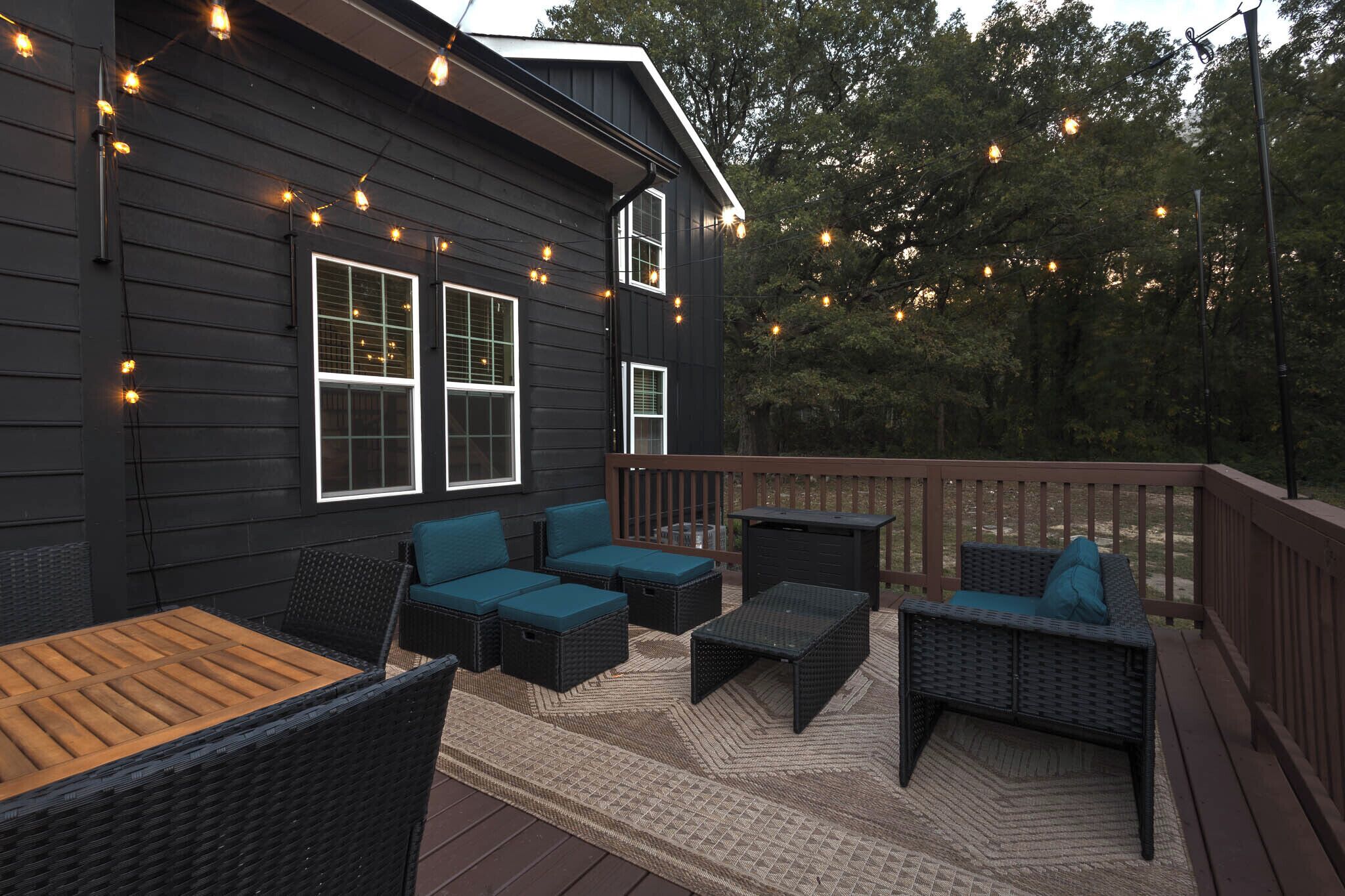 屋外ダイニングエリア