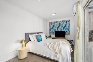 4 多间卧室、熨斗/熨衣板、上网接入、床单