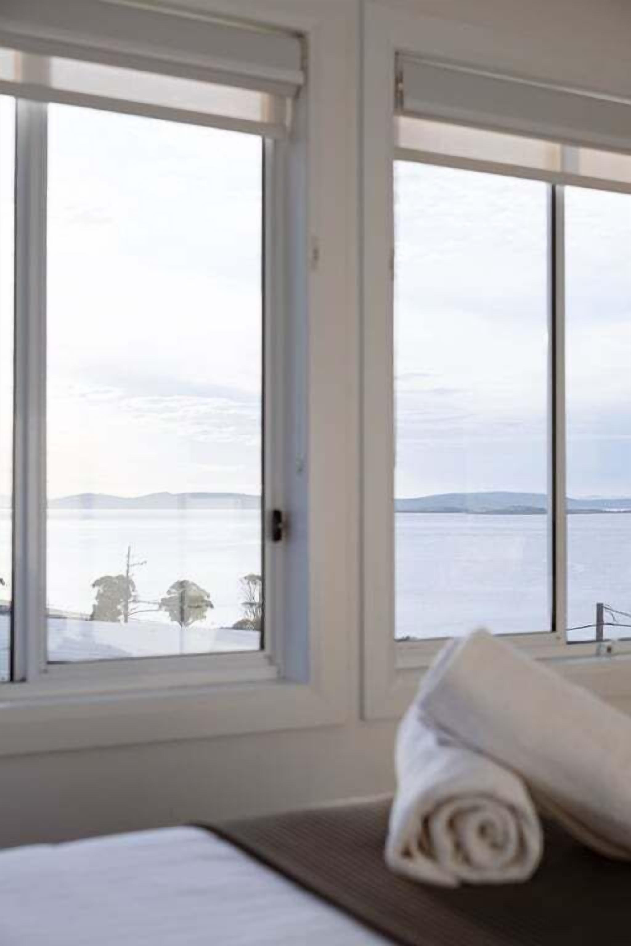 5 bedrooms, iron/ironing board, WiFi, bed sheets