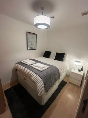 2 slaapkamers, een strijkplank/strijkijzer, wifi, beddengoed