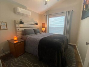 1 habitación, tabla de planchar con plancha, wifi y ropa de cama