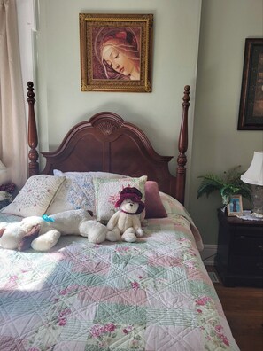 Silitysrauta/-lauta, Wi-Fi, vuodevaatteet