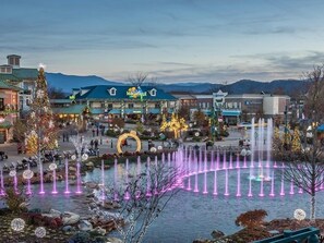 Point of interest - Luxury Retreat with Jaw-Dropping Mountain Views- Sleeps 8 (Sevierville)
