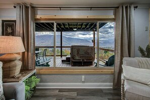Tv, eldstad och tv-spel