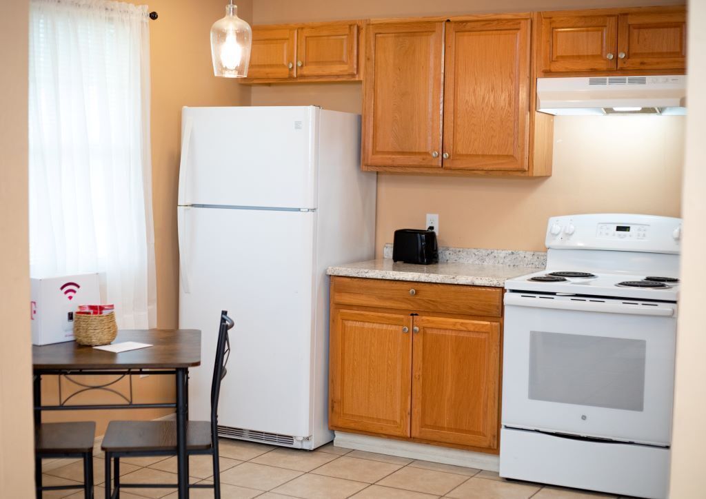 Een magnetron, een kookplaat