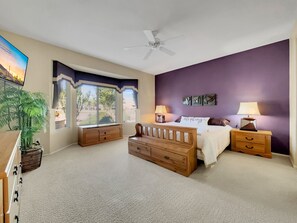 3 bedrooms, desk, iron/ironing board, free WiFi - SCG Yay! 45yrs+ Get it Golf Friends! 30 night Min (Surprise)
