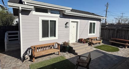 Charming 1 bedroom 1 bathroom home.