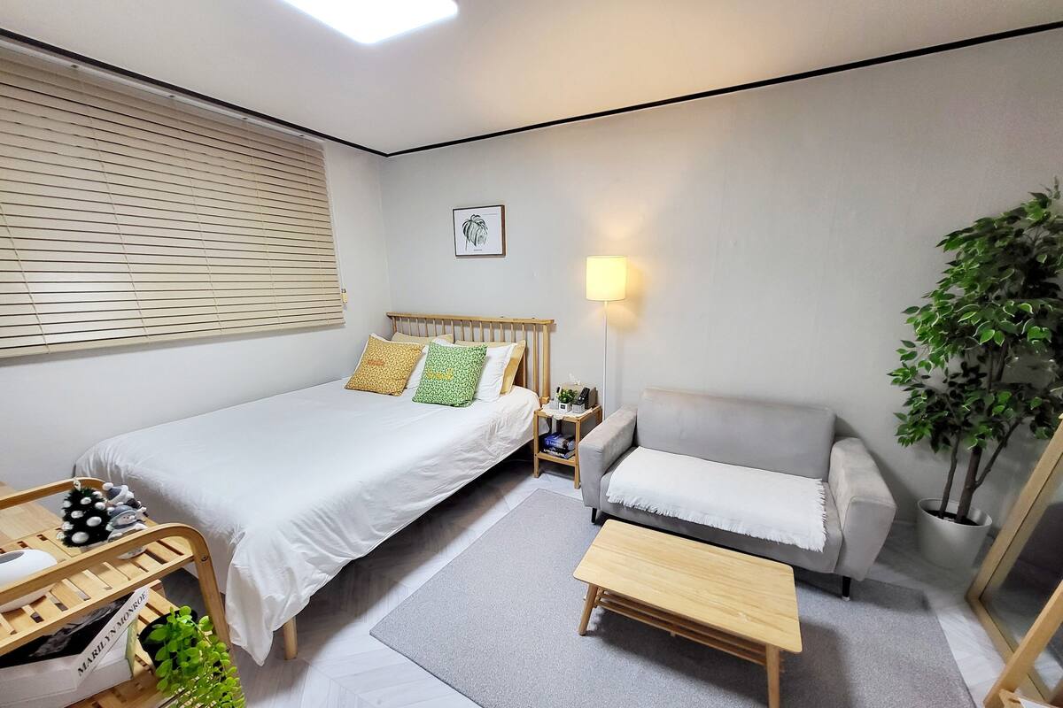 Standard Apartment, 2 Bedrooms (non-Korean nationals only) | Blackout drapes, soundproofing, iron/ironing board, free WiFi