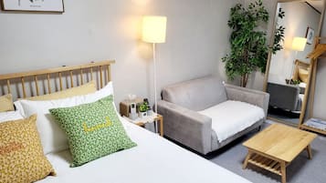 Blackout curtains, soundproofing, iron/ironing board, free WiFi