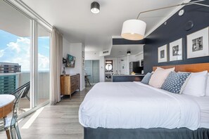 Skrivbord, strykjärn/strykbräda, gratis wi-fi och sängkläder