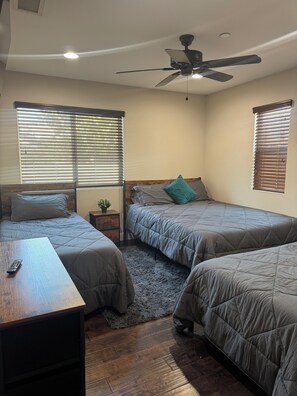 Iron/ironing board, free WiFi, bed sheets - Casa de Luxe – Modern 3BR Near SoFi & LAX  Sleeps 8 (Lennox)