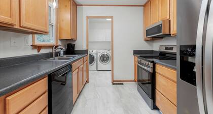 The Southern Sanctuary: 4-bedroom home in Guilford Hills