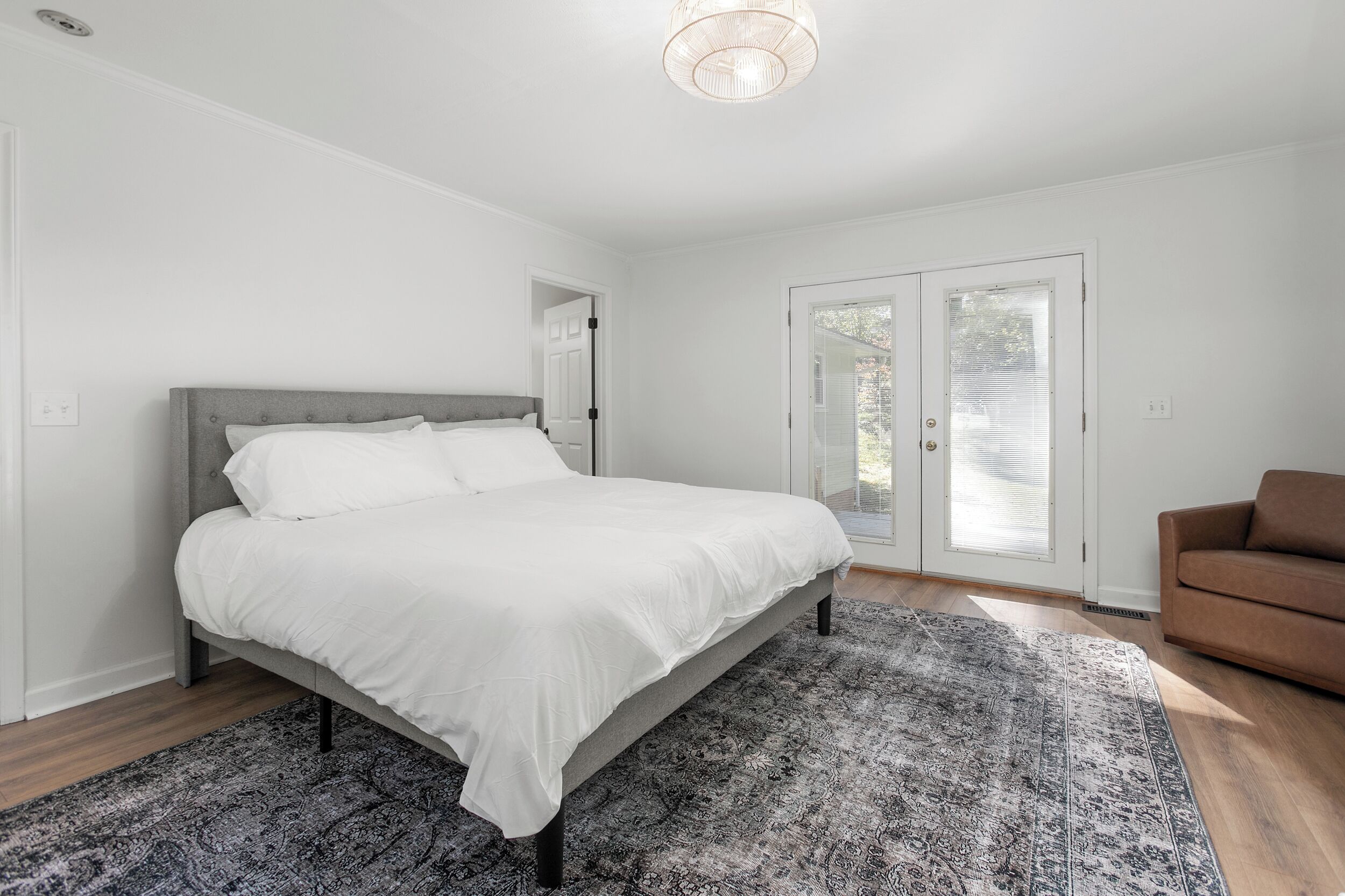 Bügeleisen/Bügelbrett, kostenloses WLAN