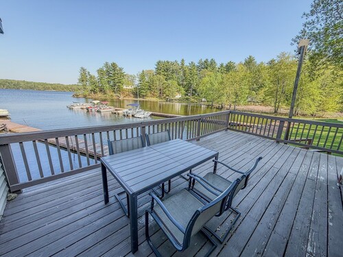Family Retreat | Waterfront | Dock | Sleeps 12
