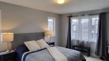 Iron/ironing board, internet, bed sheets